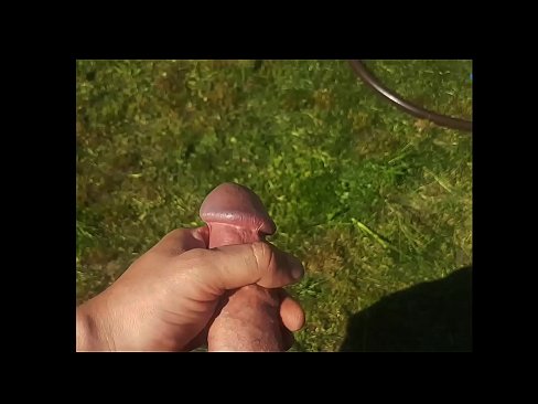 ❤️ Hot hottie dostaje jej różowy cipki fucked i cums z squirt w letnim ogrodzie ❌ Porno vk at us ️❤